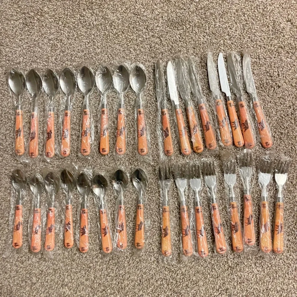 32 Tienshan BEAR MOOSE COUNTRY Stainless Silverware Flatware Folk 8 pc setting